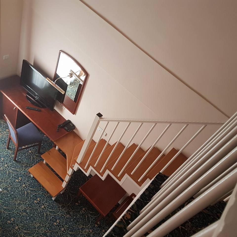 Hotel Cateski Dvorec チャテジ・オプ・サヴィ エクステリア 写真