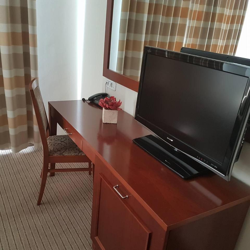 Hotel Cateski Dvorec チャテジ・オプ・サヴィ エクステリア 写真