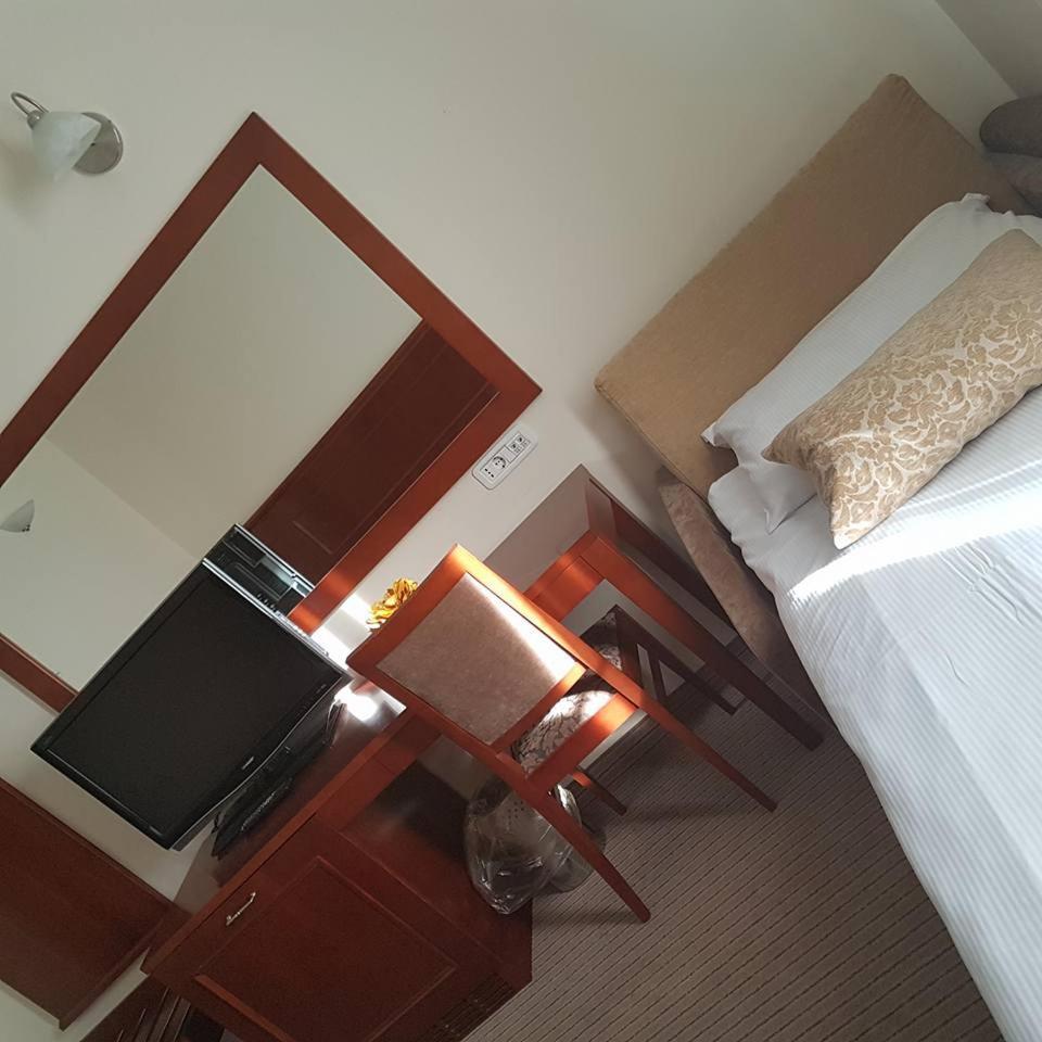 Hotel Cateski Dvorec チャテジ・オプ・サヴィ エクステリア 写真
